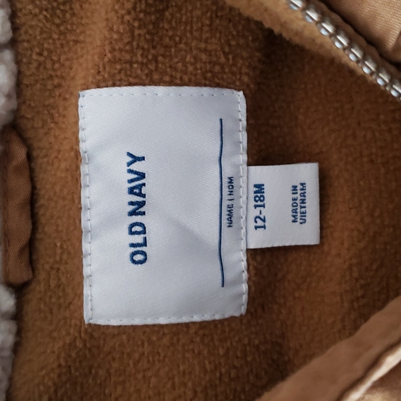 3/$18 - Old Navy Hooded Vest 12-18 mos - Picture 3 of 4